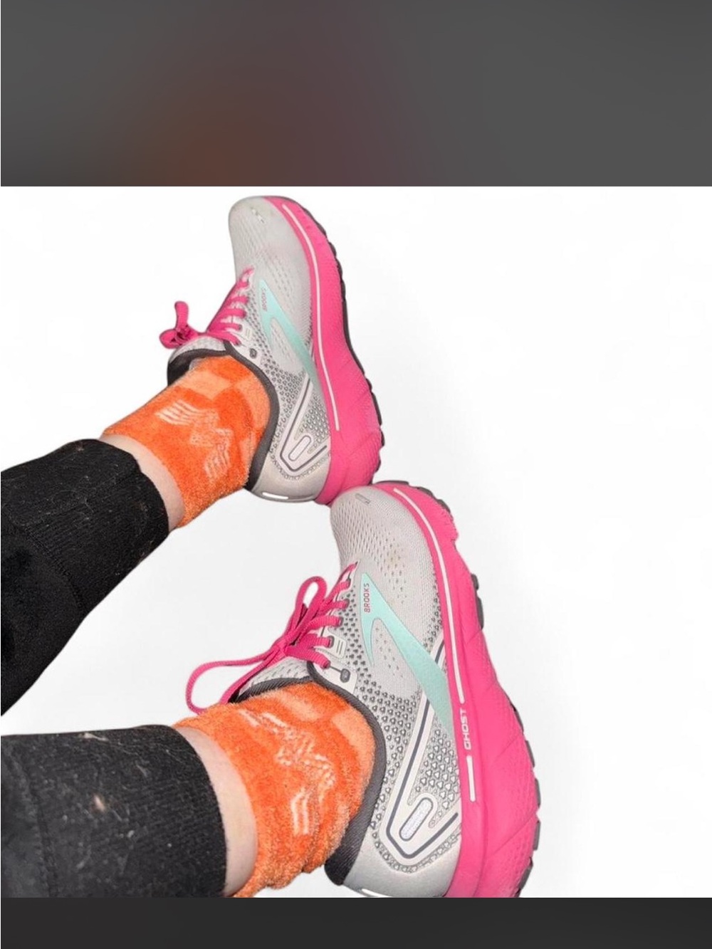 Brooks Women's Light Gray Running Shoes with Pink Sole and Mint Logo